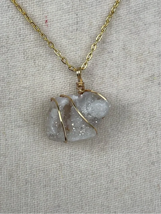 White Druzy Agate Gold Tone Wire Wrap Necklace - Picture 2 of 5